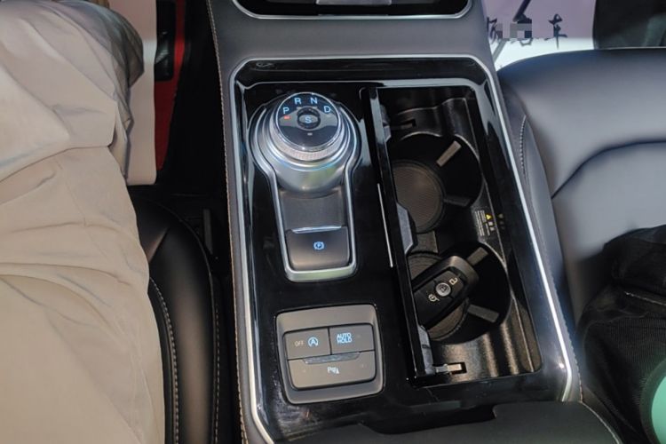 Used Ford Edge 2021 Facelifted PLUS EcoBoost 245 Two-Wheel Drive XLT 7-Seater Gear Lever