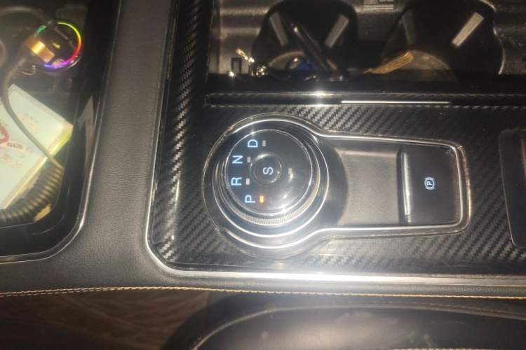 Used Ford Edge 2021 Facelifted PLUS EcoBoost 245 Two-Wheel Drive XLT 7-Seater Gear Lever