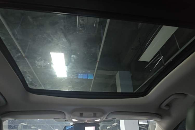 Used Ford Edge 2021 PLUS EcoBoost 245 Two-Wheel-Drive Titanium 7-Seater Headliner