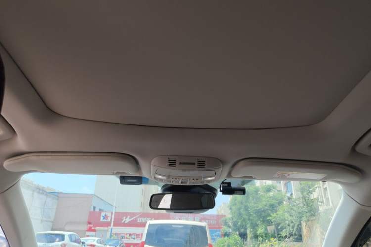Used Ford Edge 2021 PLUS EcoBoost 245 Two-Wheel-Drive Titanium 7-Seater Headliner