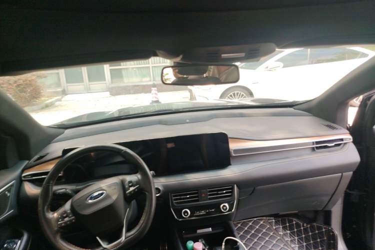 Used Ford Edge 2021 PLUS EcoBoost 245 Four-Wheel Drive Titanium Edition 7-Seater Headliner