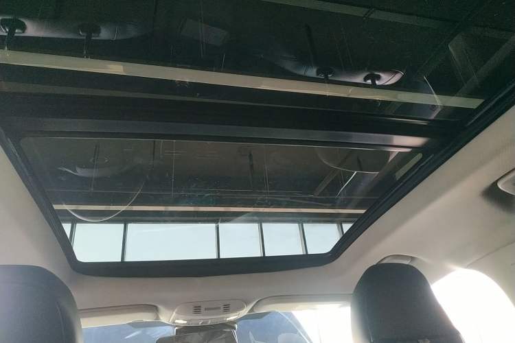 Used Ford Edge 2021 PLUS EcoBoost 245 Two-Wheel-Drive Titanium 7-Seater Headliner