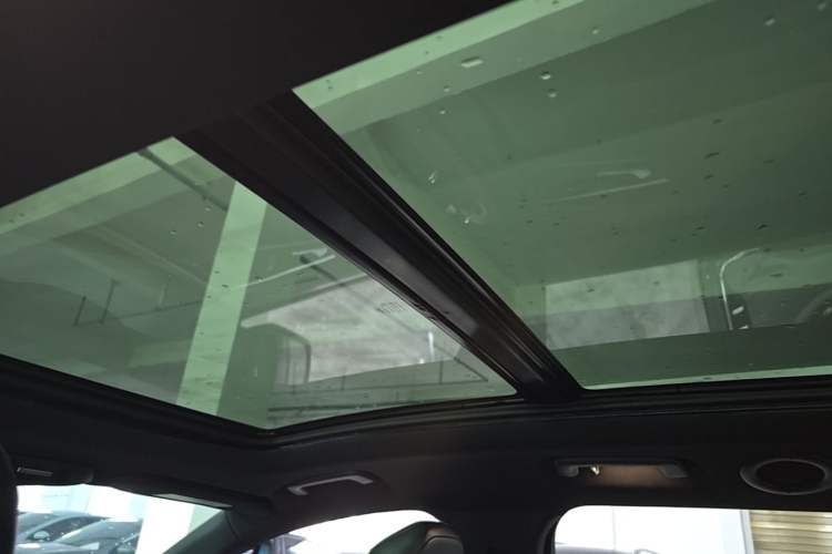 Used Ford Edge 2021 PLUS EcoBoost 245 Four-Wheel Drive Titanium Edition 7-Seater Headliner