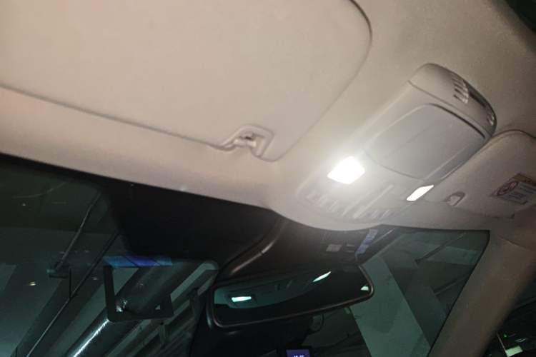 Used Ford Edge 2021 PLUS EcoBoost 245 Two-Wheel-Drive Titanium 7-Seater Headliner