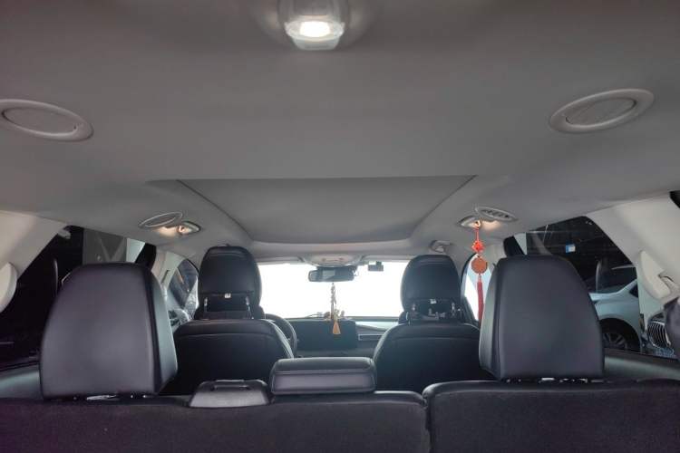 Used Ford Edge 2021 PLUS EcoBoost 245 Two-Wheel-Drive Titanium 7-Seater Headliner