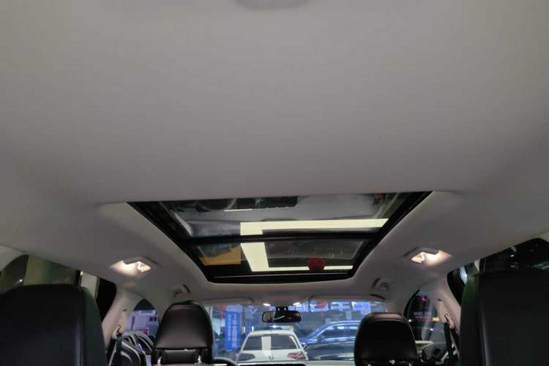 Used Ford Edge 2021 PLUS EcoBoost 245 Two-Wheel-Drive Platinum Edition 5 Seats Headliner
