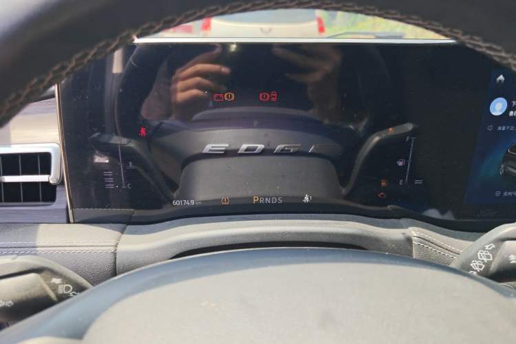 Used Ford Edge 2021 PLUS EcoBoost 245 Two-Wheel-Drive Titanium 7-Seater Instrument Cluster