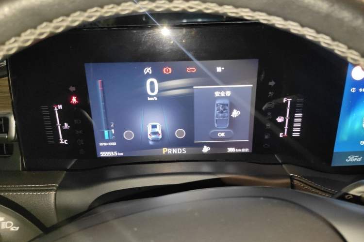 Used Ford Edge 2021 PLUS EcoBoost 245 Two-Wheel-Drive Titanium 7-Seater Instrument Cluster