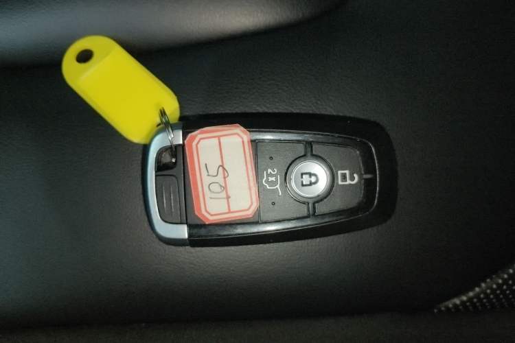 Used Ford Edge 2021 PLUS EcoBoost 245 Two-Wheel-Drive ST-Line 5-Seater Interior 1