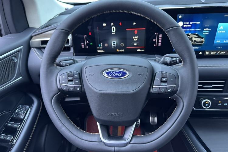 Used Ford Edge 2021 Facelifted PLUS EcoBoost 245 Two-Wheel Drive XLT 7-Seater Interior 2