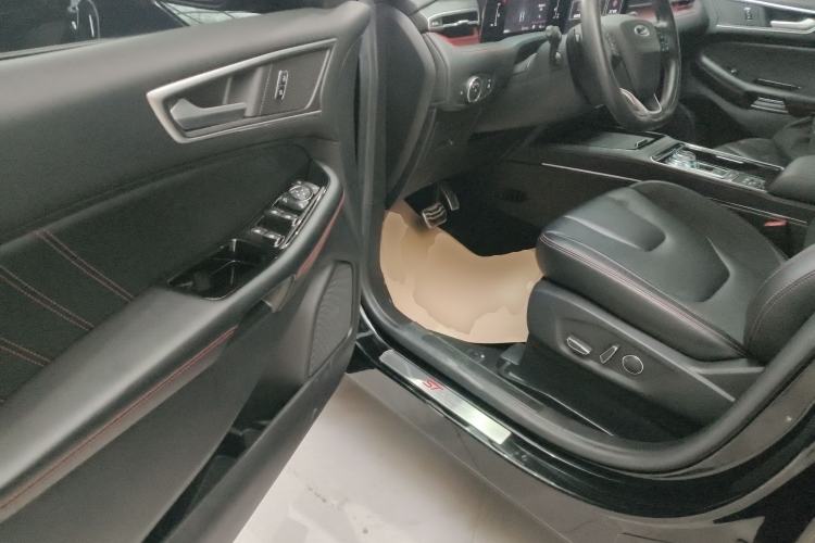 Used Ford Edge 2021 PLUS EcoBoost 245 Two-Wheel-Drive ST-Line 5-Seater Interior 3