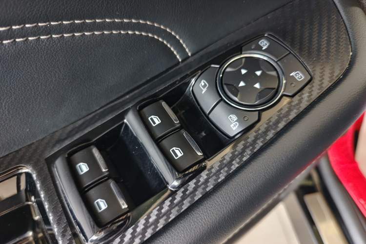 Used Ford Edge 2021 PLUS EcoBoost 245 Two-Wheel-Drive Platinum Edition 5 Seats Interior 3