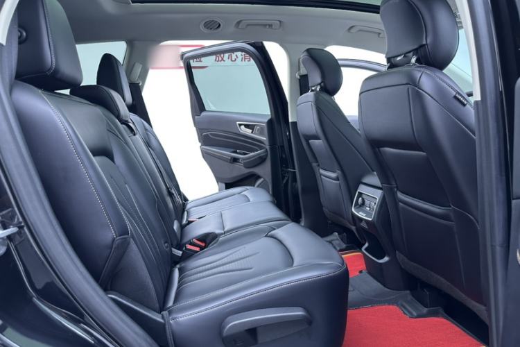 Used Ford Edge 2021 Facelifted PLUS EcoBoost 245 Two-Wheel Drive XLT 7-Seater Interior 6