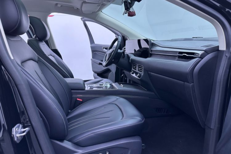 Used Ford Edge 2021 PLUS EcoBoost 245 Two-Wheel-Drive Platinum Edition 5 Seats Interior 7
