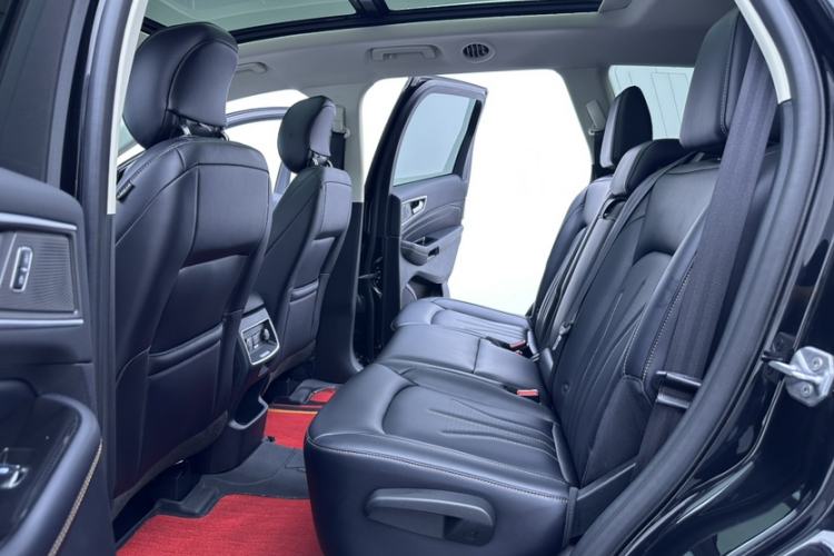Used Ford Edge 2021 Facelifted PLUS EcoBoost 245 Two-Wheel Drive XLT 7-Seater Interior 9