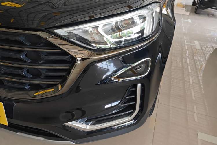 Used Ford Edge 2021 PLUS EcoBoost 245 Two-Wheel-Drive Platinum Edition 5 Seats Left Front Headlight