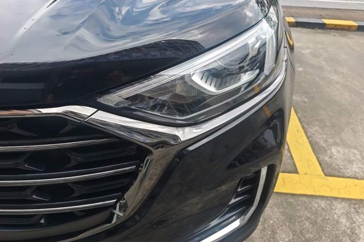 Used Ford Edge 2021 PLUS EcoBoost 245 Two-Wheel-Drive Platinum Edition 5 Seats Left Front Headlight