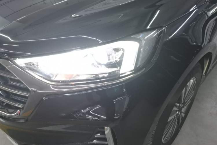 Used Ford Edge 2021 PLUS EcoBoost 245 Two-Wheel-Drive Platinum Edition 5 Seats Left Front Headlight