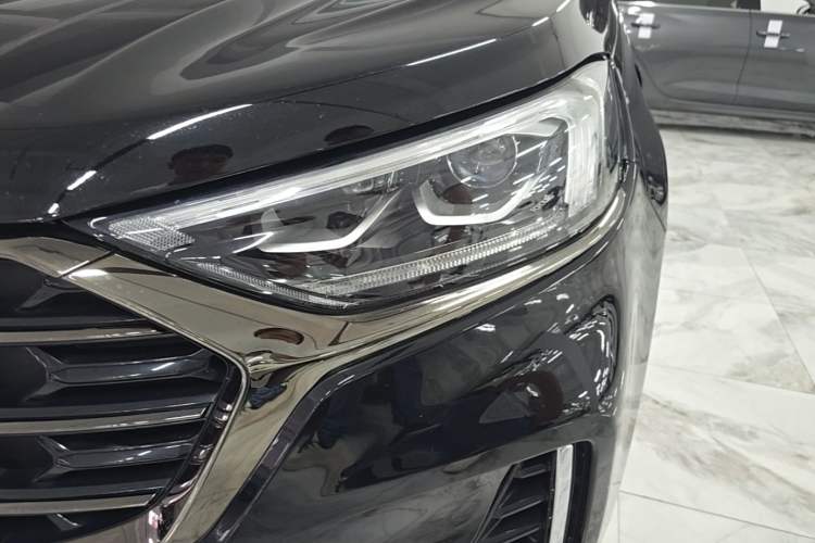 Used Ford Edge 2021 PLUS EcoBoost 245 Four-Wheel Drive Titanium Edition 7-Seater Left Front Headlight