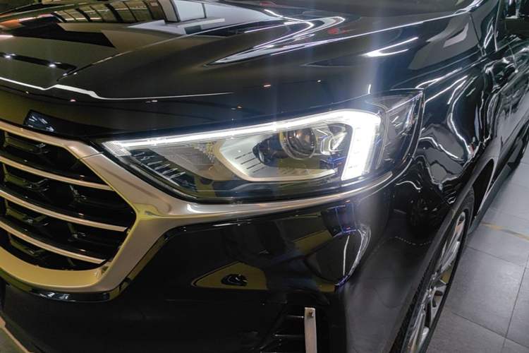 Used Ford Edge 2021 Facelifted PLUS EcoBoost 245 Two-Wheel Drive XLT 7-Seater Left Front Headlight