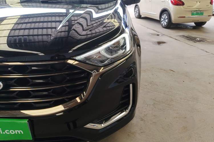 Used Ford Edge 2021 PLUS EcoBoost 245 Two-Wheel-Drive Titanium 7-Seater Left Front Headlight