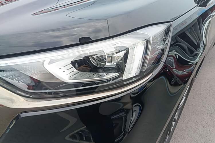 Used Ford Edge 2021 PLUS EcoBoost 245 Two-Wheel-Drive Titanium 7-Seater Left Front Headlight