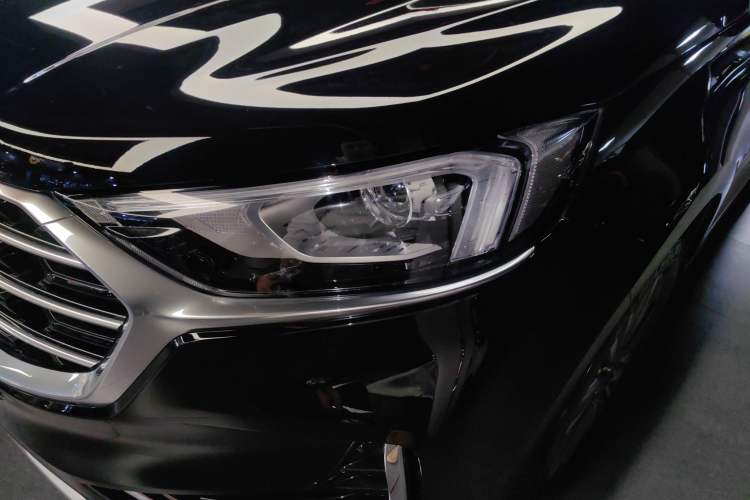 Used Ford Edge 2021 PLUS EcoBoost 245 Two-Wheel-Drive Platinum Edition 5 Seats Left Front Headlight