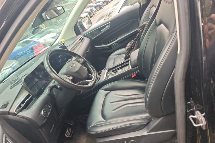 Used Ford Edge 2021 PLUS EcoBoost 245 Two-Wheel-Drive Titanium 7-Seater Left Front Seat