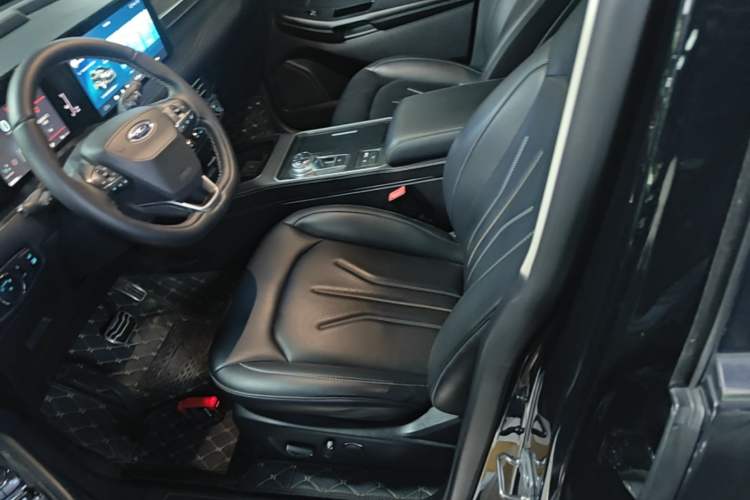 Used Ford Edge 2021 PLUS EcoBoost 245 Two-Wheel-Drive Titanium 7-Seater Left Front Seat