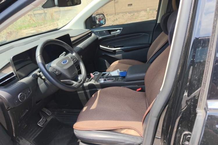 Used Ford Edge 2021 PLUS EcoBoost 245 Two-Wheel-Drive Titanium 7-Seater Left Front Seat