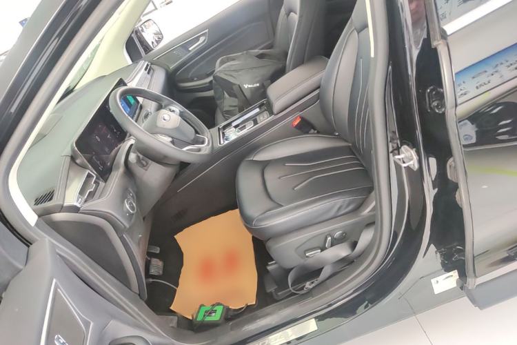 Used Ford Edge 2021 PLUS EcoBoost 245 Two-Wheel-Drive Platinum Edition 5 Seats Left Front Seat