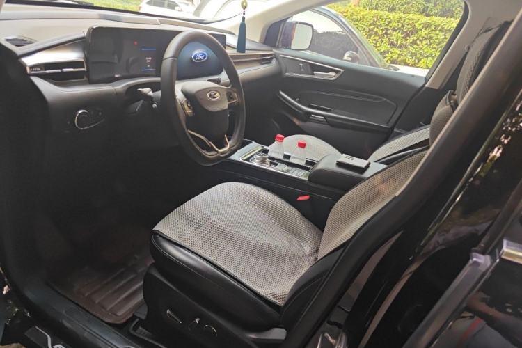Used Ford Edge 2021 PLUS EcoBoost 245 Two-Wheel-Drive Platinum Edition 5 Seats Left Front Seat