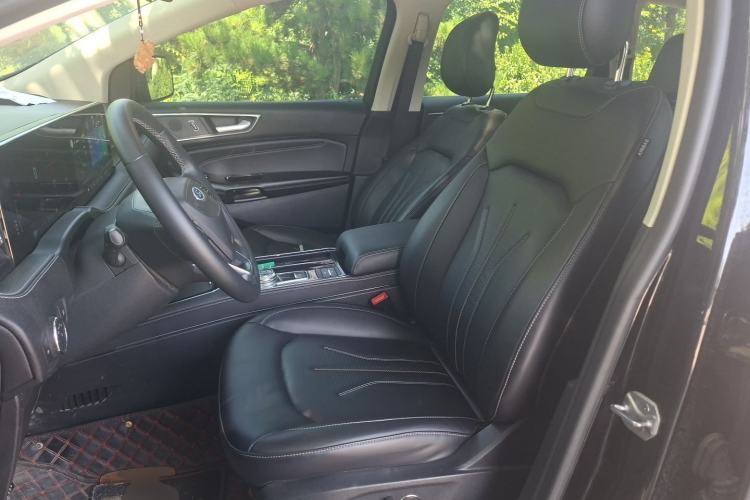 Used Ford Edge 2021 PLUS EcoBoost 245 Two-Wheel-Drive Platinum Edition 5 Seats Left Front Seat