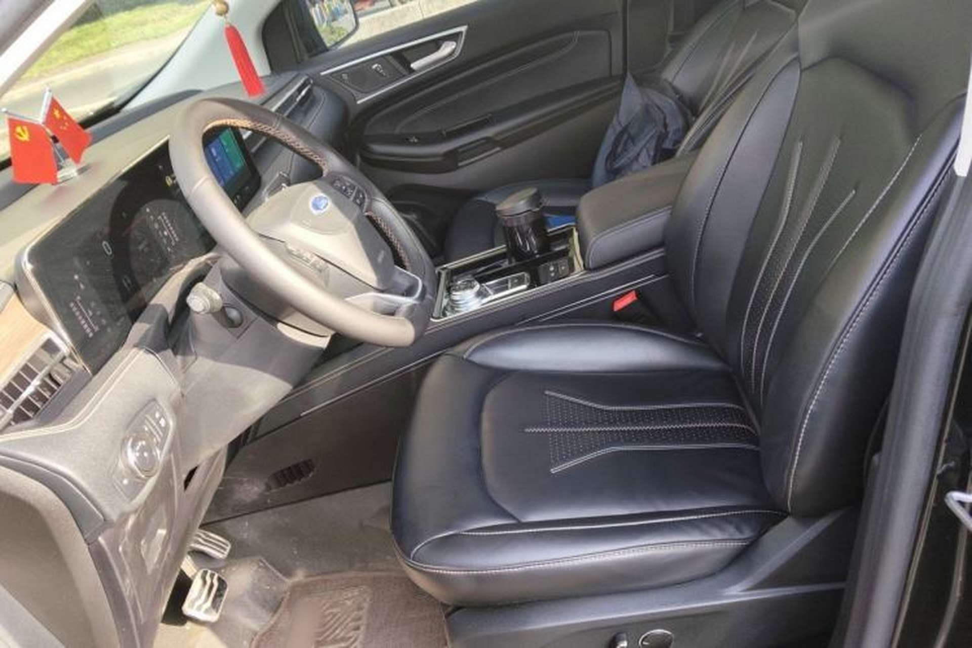 Used Ford Edge 2021 PLUS EcoBoost 245 Two-Wheel-Drive Titanium 7-Seater Left Front Seat