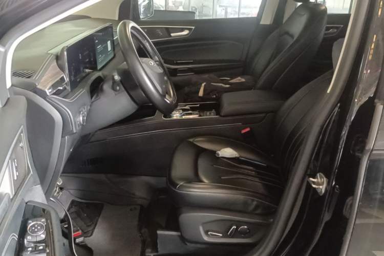 Used Ford Edge 2021 PLUS EcoBoost 245 Two-Wheel-Drive Titanium 7-Seater Left Front Seat