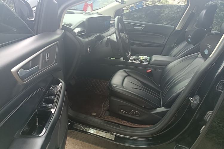 Used Ford Edge 2021 PLUS EcoBoost 245 Two-Wheel-Drive Platinum Edition 5 Seats Left Front Seat