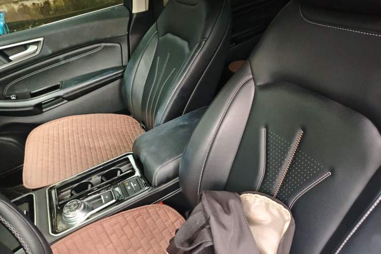 Used Ford Edge 2021 PLUS EcoBoost 245 Two-Wheel-Drive Platinum Edition 5 Seats Left Front Seat