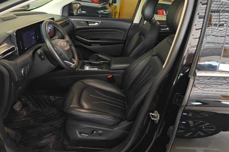 Used Ford Edge 2021 PLUS EcoBoost 245 Two-Wheel-Drive Platinum Edition 5 Seats Left Front Seat