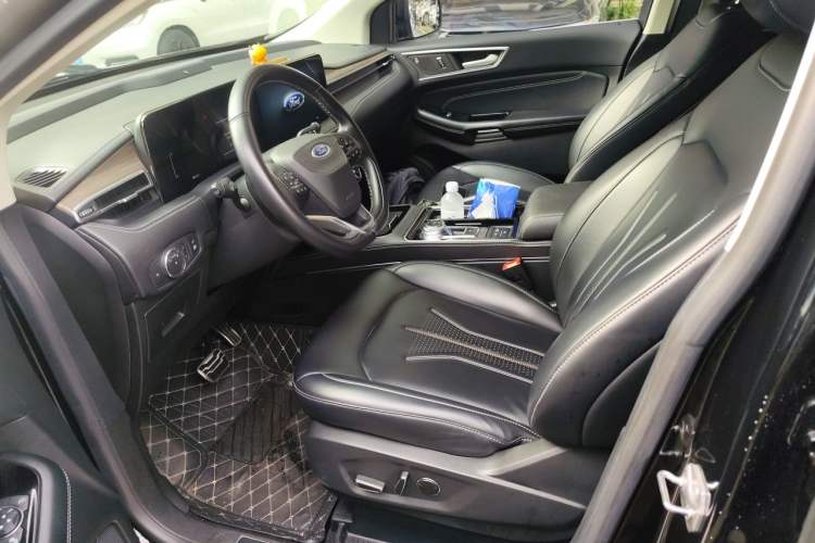 Used Ford Edge 2021 PLUS EcoBoost 245 Two-Wheel-Drive Titanium 7-Seater Left Front Seat