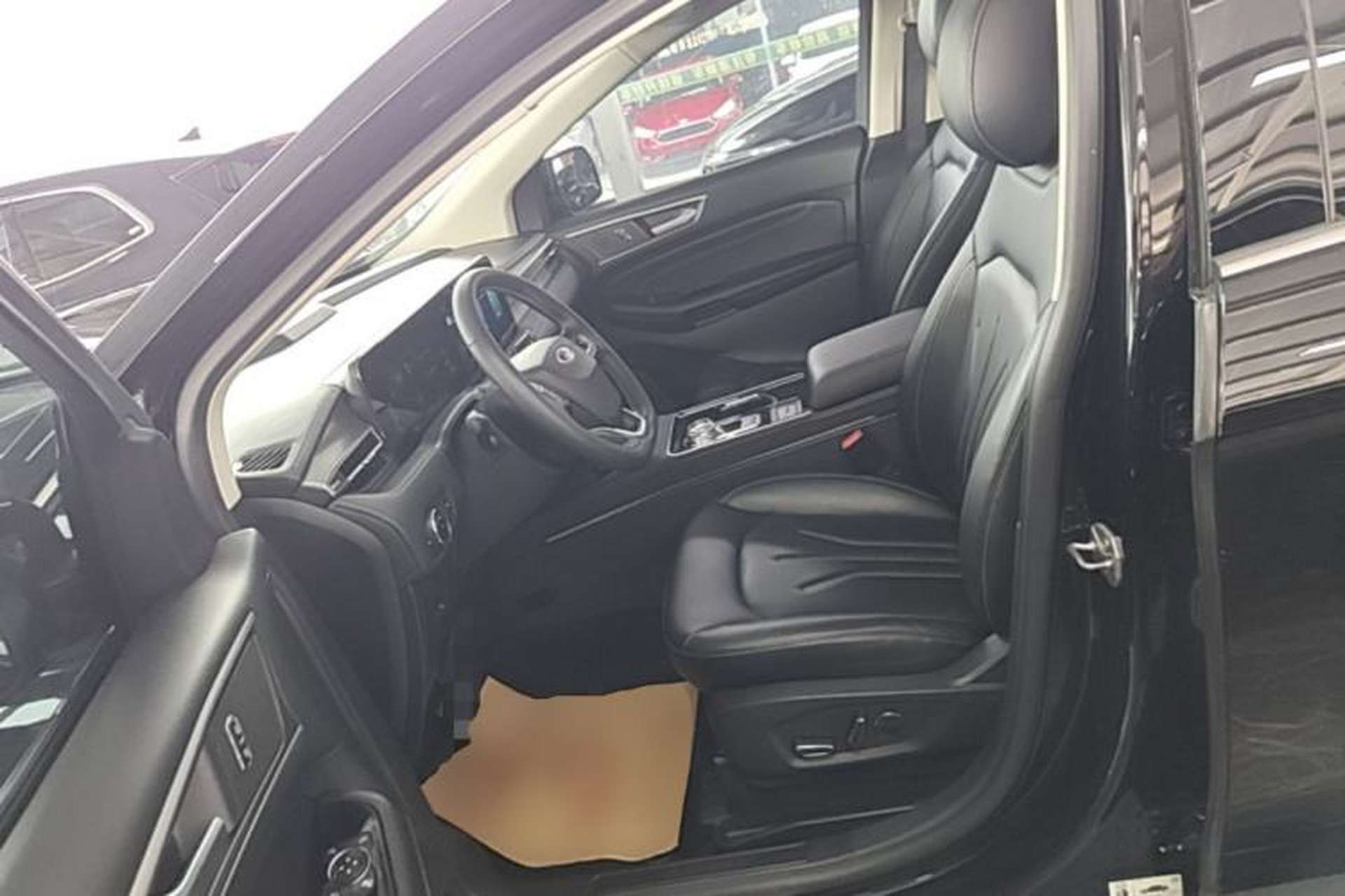 Used Ford Edge 2021 PLUS EcoBoost 245 Two-Wheel-Drive Platinum Edition 5 Seats Left Front Seat
