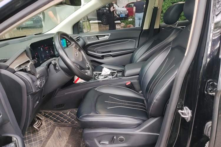Used Ford Edge 2021 PLUS EcoBoost 245 Two-Wheel-Drive Titanium 7-Seater Left Front Seat