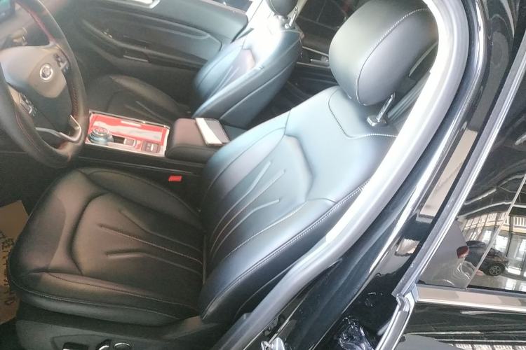 Used Ford Edge 2021 PLUS EcoBoost 245 Two-Wheel-Drive Titanium 7-Seater Left Front Seat
