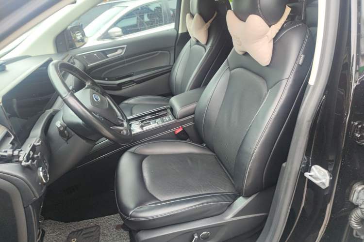 Used Ford Edge 2021 PLUS EcoBoost 245 Two-Wheel-Drive Titanium 7-Seater Left Front Seat