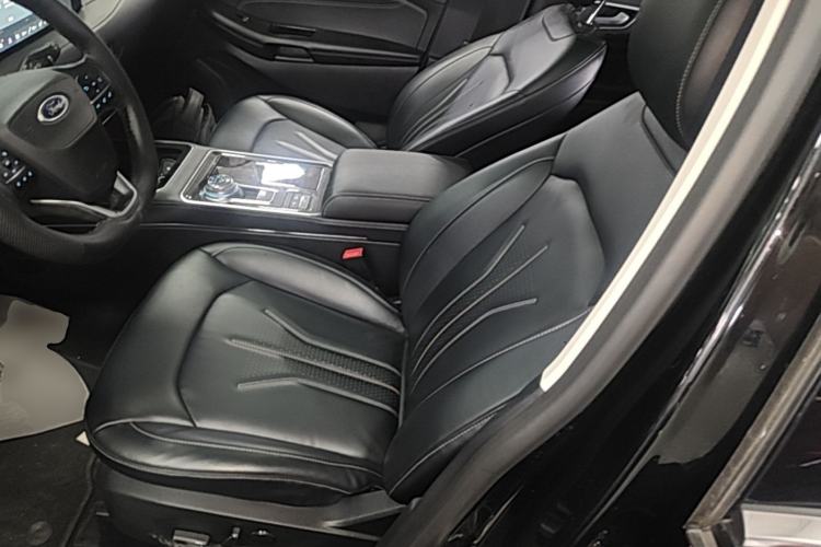 Used Ford Edge 2021 PLUS EcoBoost 245 Two-Wheel-Drive Titanium 7-Seater Left Front Seat