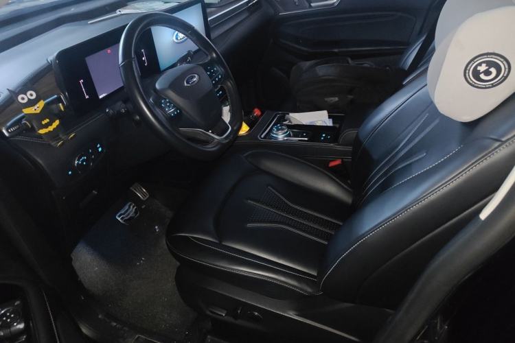 Used Ford Edge 2021 PLUS EcoBoost 245 Two-Wheel-Drive Titanium 7-Seater Left Front Seat