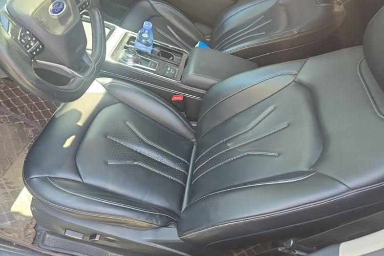 Used Ford Edge 2021 PLUS EcoBoost 245 Two-Wheel-Drive Titanium 7-Seater Left Front Seat