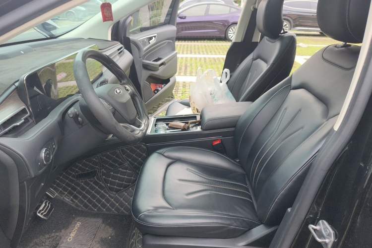 Used Ford Edge 2021 PLUS EcoBoost 245 Two-Wheel-Drive Titanium 7-Seater Left Front Seat