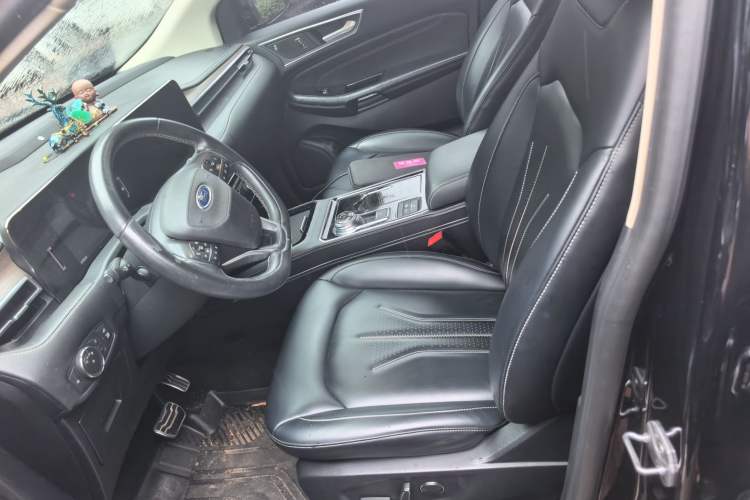 Used Ford Edge 2021 PLUS EcoBoost 245 Two-Wheel-Drive Titanium 7-Seater Left Front Seat