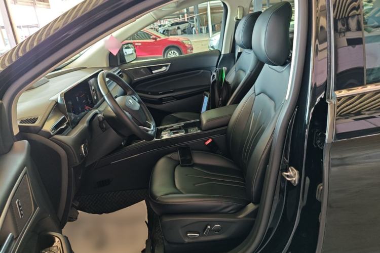 Used Ford Edge 2021 PLUS EcoBoost 245 Two-Wheel-Drive Platinum Edition 5 Seats Left Front Seat