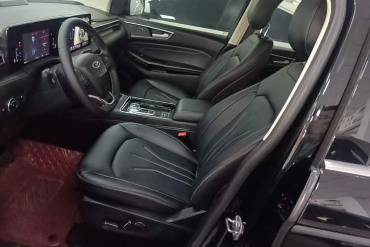 Used Ford Edge 2021 PLUS EcoBoost 245 Two-Wheel-Drive Platinum Edition 5 Seats Left Front Seat